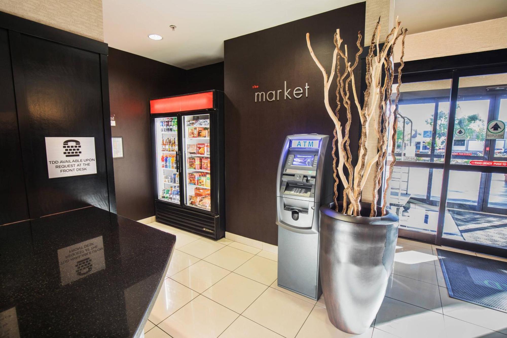 Courtyard By Marriott מרסד מראה חיצוני תמונה