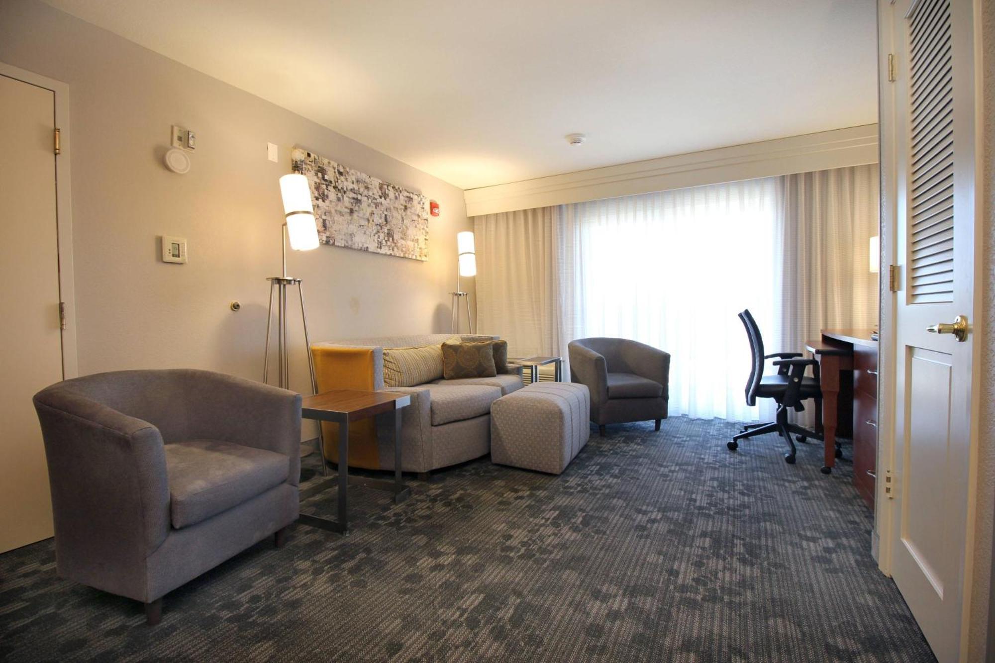 Courtyard By Marriott מרסד מראה חיצוני תמונה