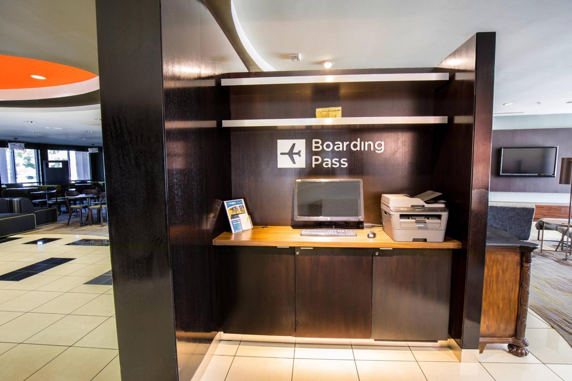 Courtyard By Marriott מרסד מראה חיצוני תמונה