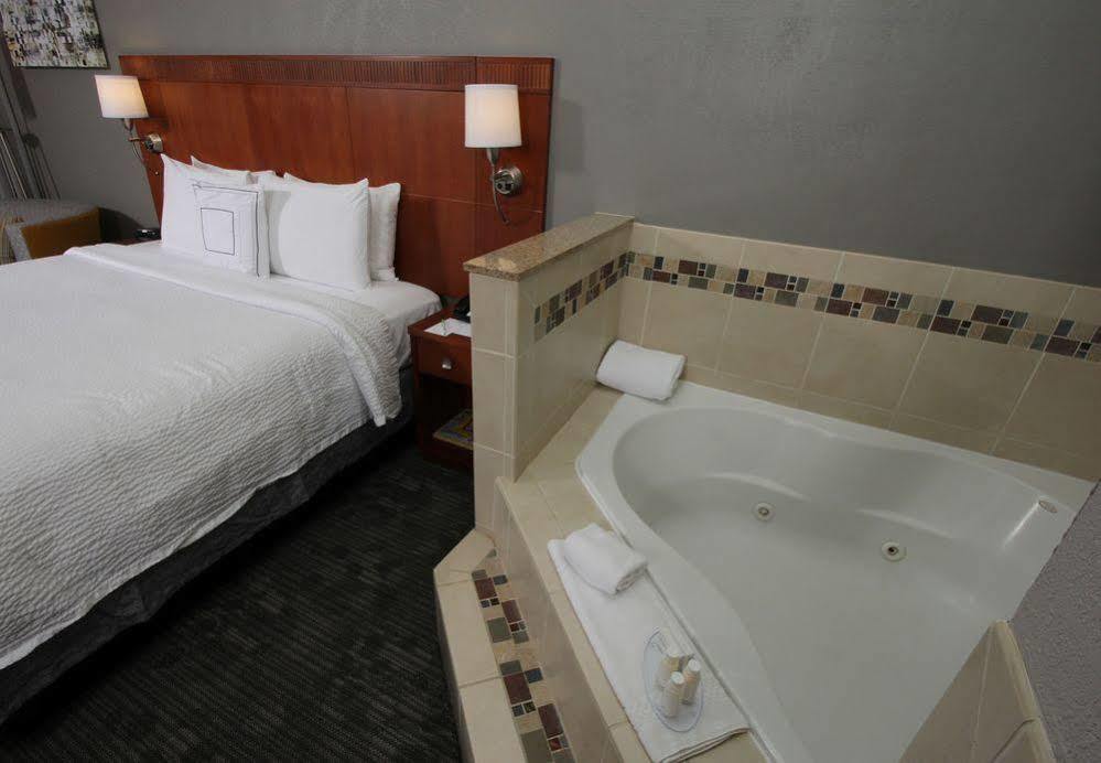 Courtyard By Marriott מרסד מראה חיצוני תמונה